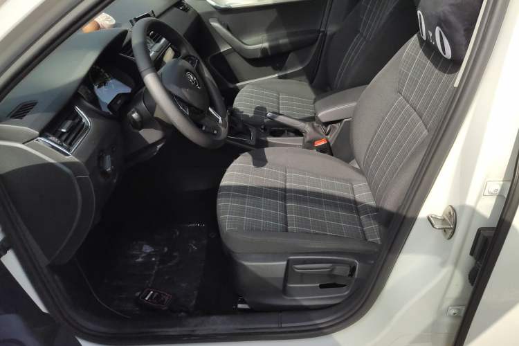 Used Skoda Octavia 2019 1.5L Automatic SmartDrive Comfort Edition China VI Standard Left Front Seat