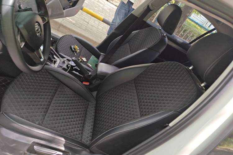 Used Skoda Octavia 2019 1.5L Automatic Luxury Edition Left Front Seat