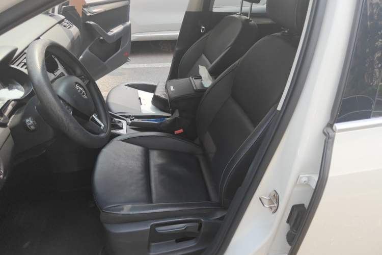 Used Skoda Octavia 2019 TSI280 DSG SmartDrive Luxury Edition China VI Left Front Seat