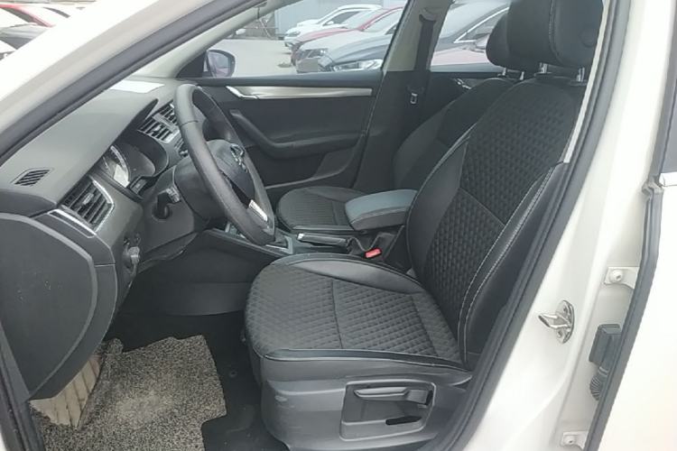 Used Skoda Octavia 2019 TSI230 DSG Luxury Edition Left Front Seat
