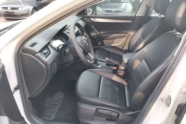 Used Skoda Octavia 2019 1.5L Automatic SmartDrive Comfort Edition China VI Standard Left Front Seat