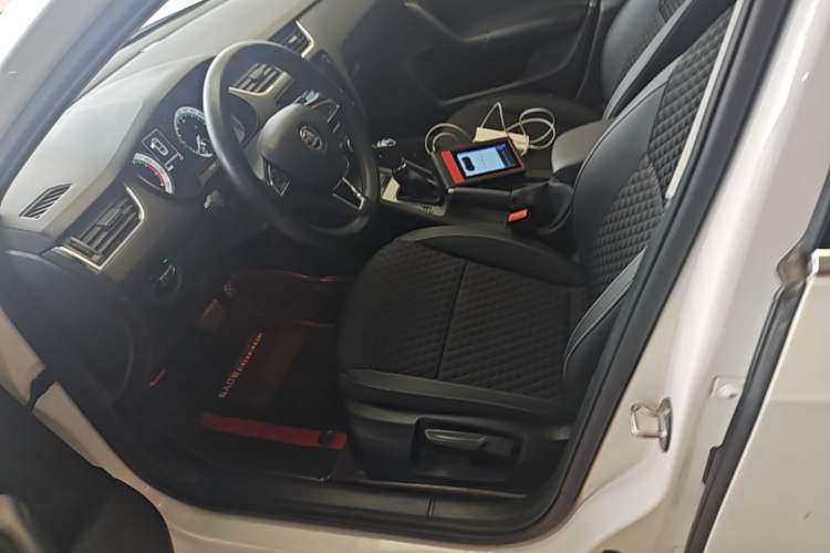 Used Skoda Octavia 2019 1.5L Automatic Smart Drive Luxury Edition China VI Standard Left Front Seat