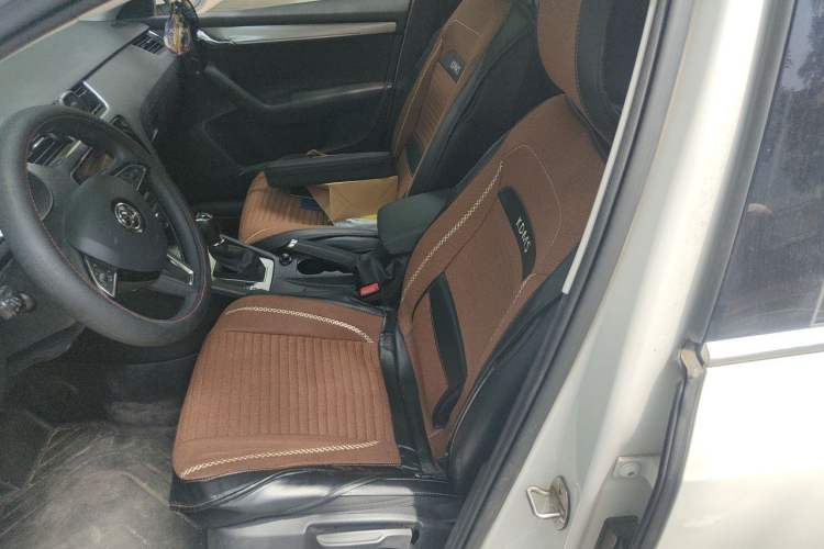 Used Skoda Octavia 2019 1.5L Automatic Smart Drive Luxury Edition China VI Standard Left Front Seat