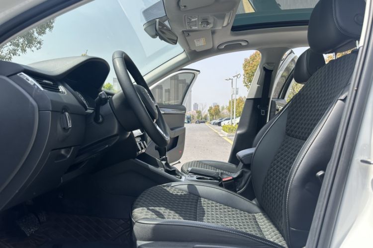 Used Skoda Octavia 2019 TSI280 DSG Luxury Edition Station Wagon China VI Standard Left Front Seat