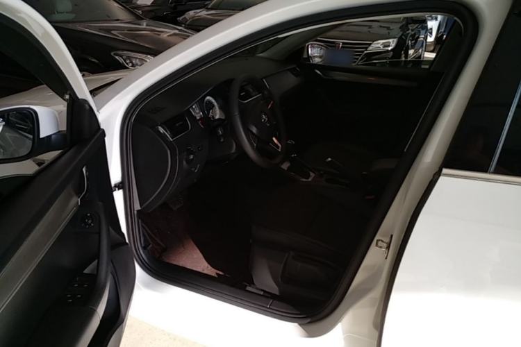 Used Skoda Octavia 2019 TSI230 DSG Luxury Edition Left Front Seat