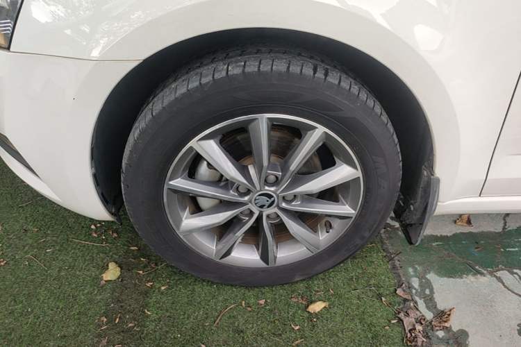 Used Skoda Octavia 2019 TSI230 DSG SmartDrive Comfort Edition China V Standard Left Front Wheel Hub