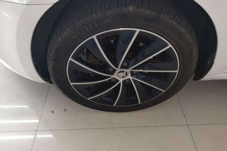 Used Skoda Octavia 2019 TSI280 DSG SmartDrive Luxury Edition China VI Left Front Wheel Hub