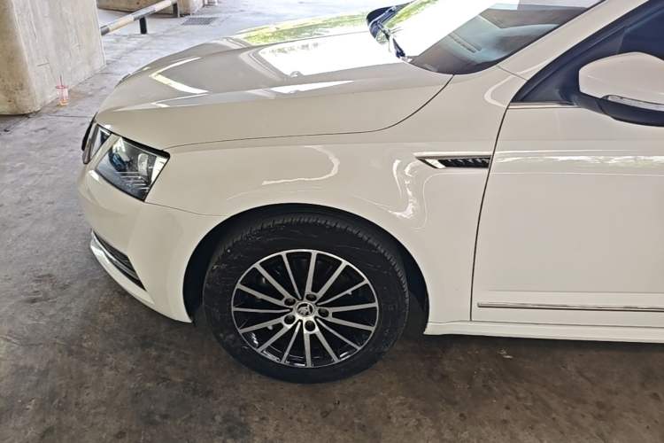 Used Skoda Octavia 2019 1.5L Automatic Smart Drive Luxury Edition China VI Standard Left Front Wheel Hub