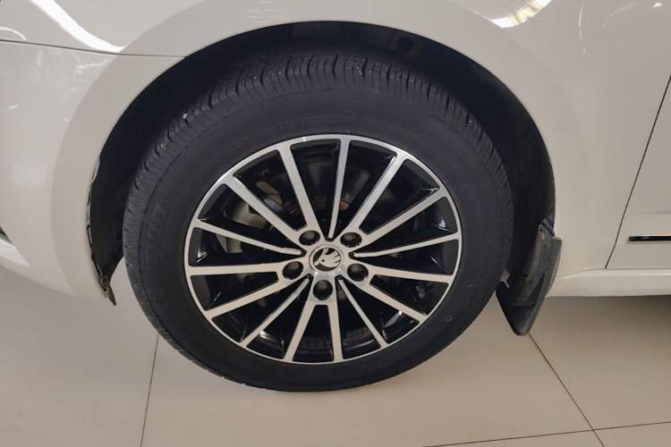 Used Skoda Octavia 2019 1.5L Automatic Smart Drive Luxury Edition China VI Standard Left Front Wheel Hub