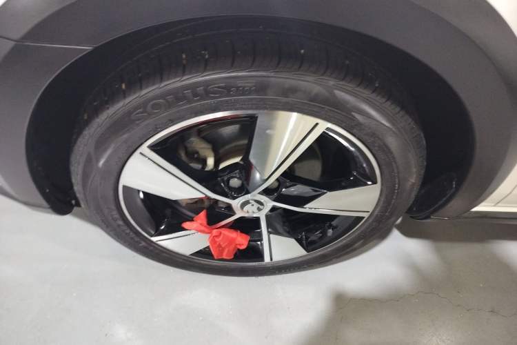 Used Skoda Octavia 2019 TSI280 DSG Luxury Edition Station Wagon China VI Standard Left Front Wheel Hub