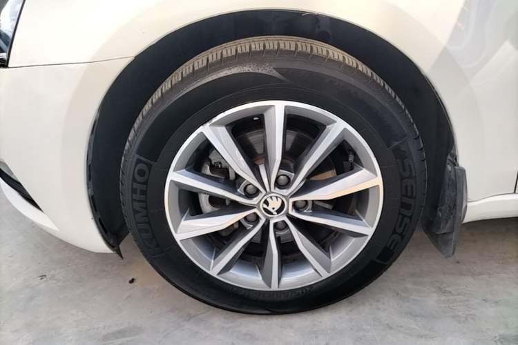Used Skoda Octavia 2019 1.5L Automatic SmartDrive Comfort Edition China VI Standard Left Front Wheel Hub