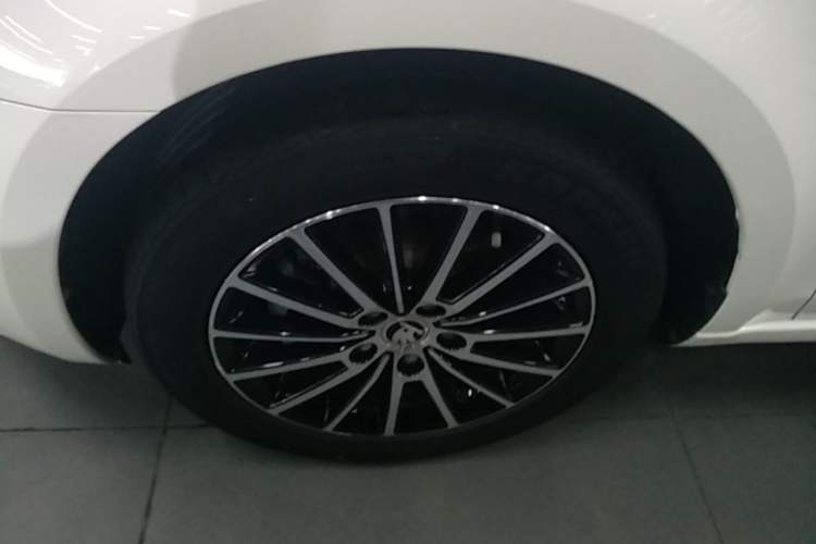 Used Skoda Octavia 2019 TSI230 DSG SmartDrive Luxury Edition China VI Left Front Wheel Hub