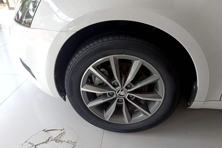 Used Skoda Octavia 2019 1.5L Automatic SmartDrive Comfort Edition China VI Standard Left Front Wheel Hub