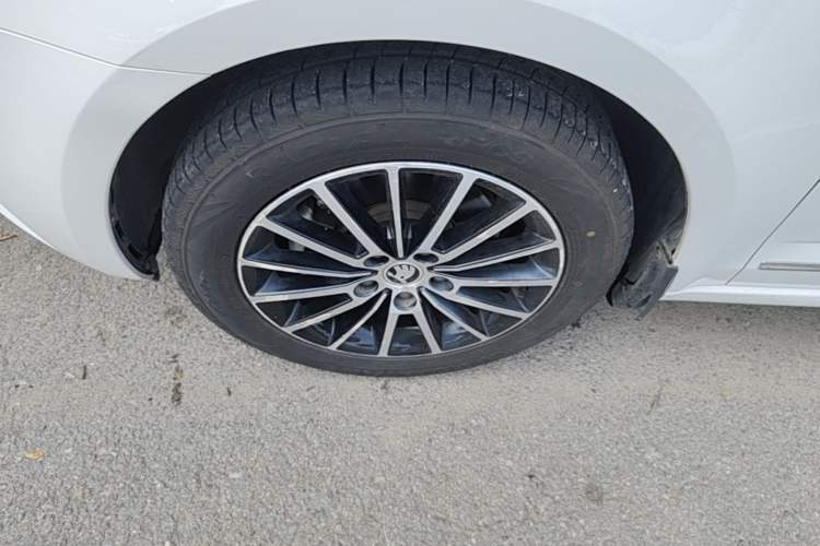 Used Skoda Octavia 2019 TSI230 DSG SmartDrive Luxury Edition China VI Left Front Wheel Hub