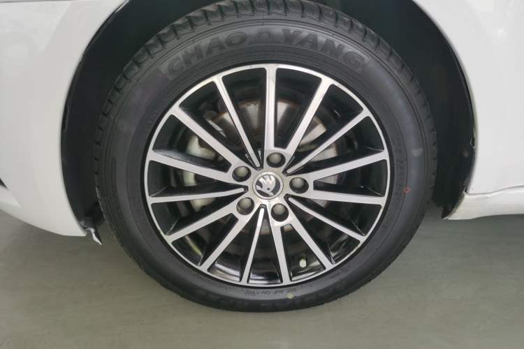 Used Skoda Octavia 2019 1.5L Automatic Smart Drive Luxury Edition China VI Standard Left Front Wheel Hub