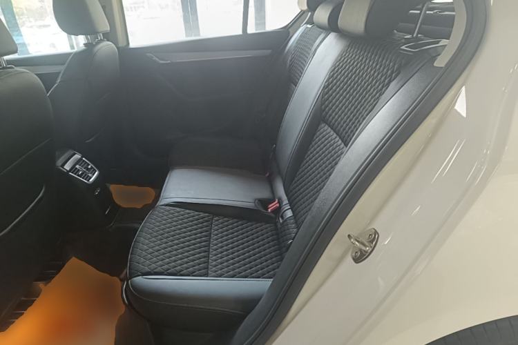 Used Skoda Octavia 2019 1.5L Automatic Luxury Edition Left Rear Seat