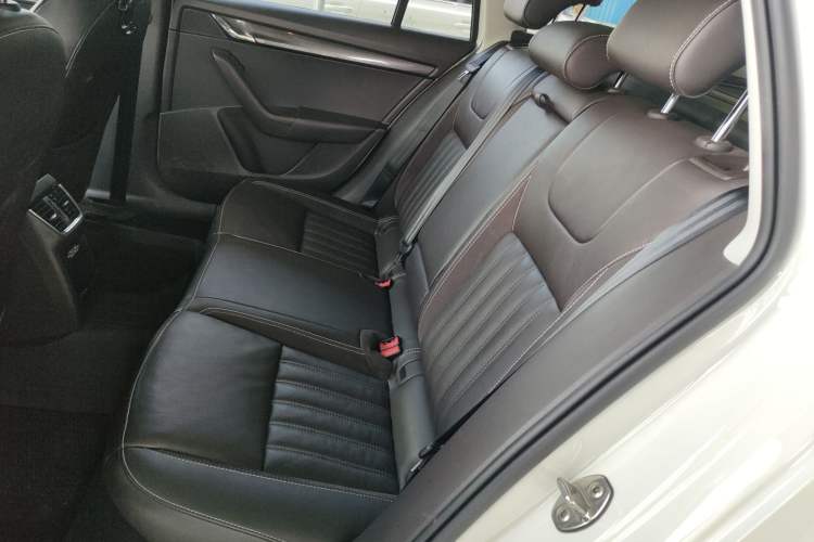 Used Skoda Octavia 2019 TSI280 DSG Flagship Wagon China VI Standard Left Rear Seat