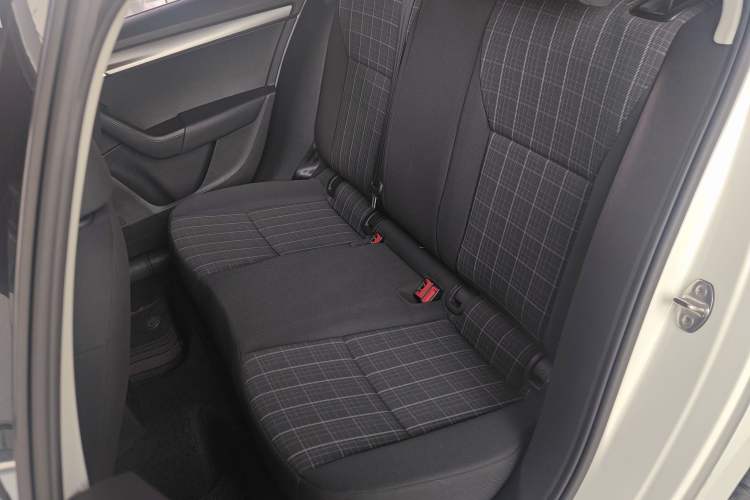 Used Skoda Octavia 2019 TSI230 DSG SmartDrive Comfort Edition China V Standard Left Rear Seat