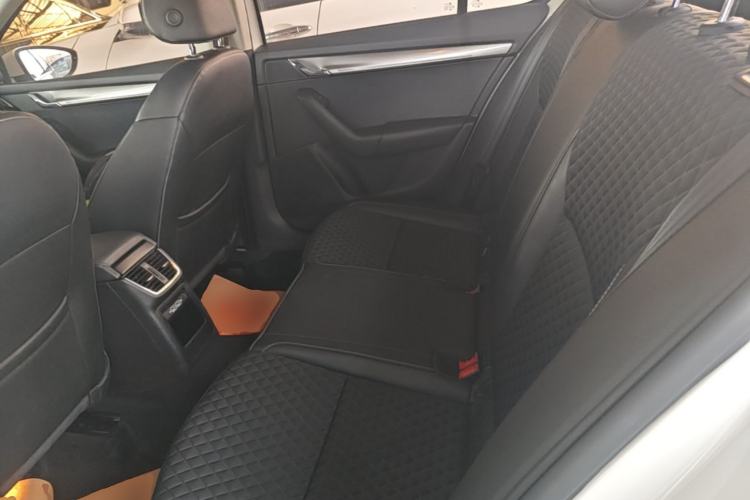 Used Skoda Octavia 2019 1.5L Automatic Smart Drive Luxury Edition China V Standard Left Rear Seat