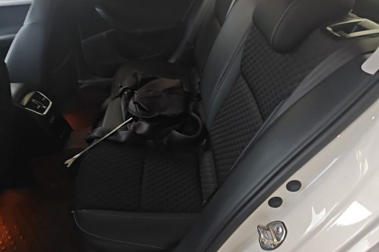 Used Skoda Octavia 2019 1.5L Automatic Smart Drive Luxury Edition China VI Standard Left Rear Seat