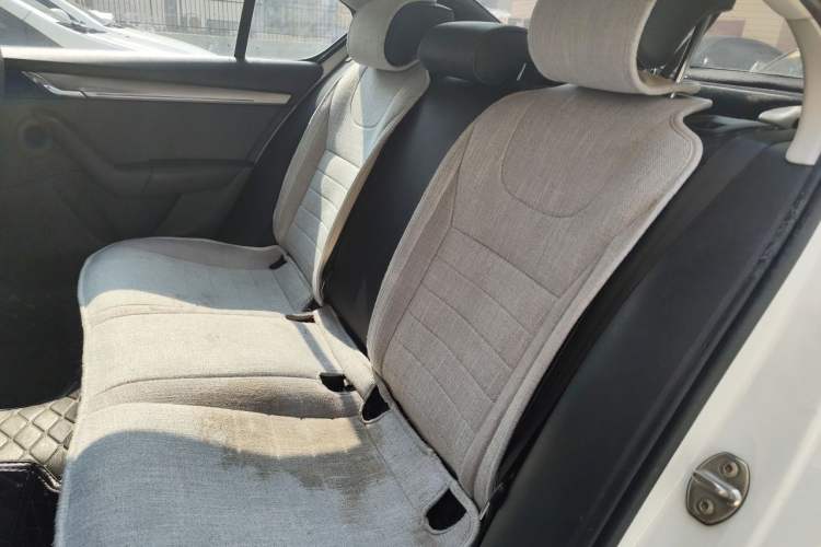 Used Skoda Octavia 2019 1.5L Manual SmartDrive Luxury Edition China VI Standard Left Rear Seat