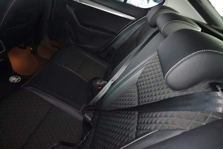Used Skoda Octavia 2019 1.5L Automatic Smart Drive Luxury Edition China VI Standard Left Rear Seat