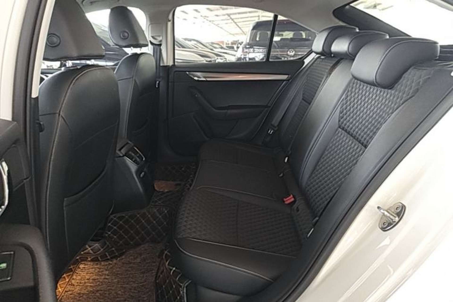 Used Skoda Octavia 2019 TSI280 DSG SmartDrive Luxury Edition China VI Left Rear Seat