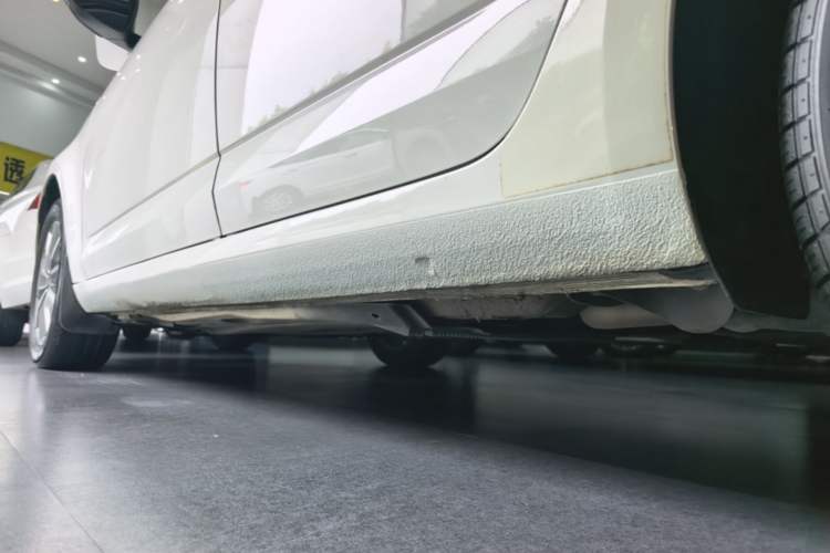 Used Skoda Octavia 2019 TSI230 DSG Smart & Comfort Edition China VI Standard Left Side Sill