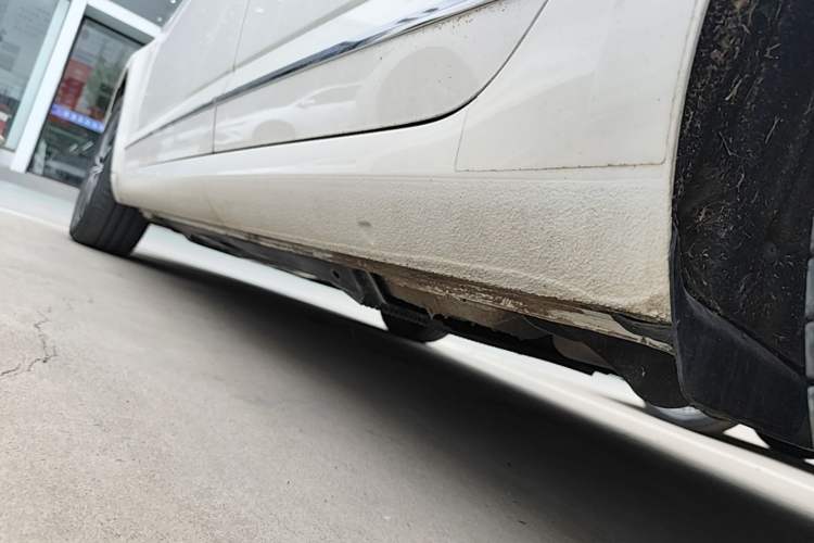 Used Skoda Octavia 2019 TSI230 DSG SmartDrive Luxury Edition China VI Left Side Sill