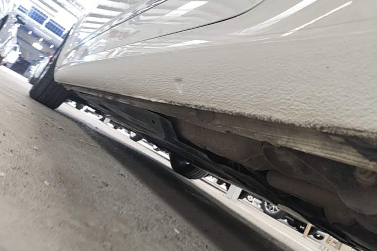 Used Skoda Octavia 2019 1.5L Automatic Luxury Edition Left Side Sill