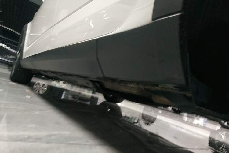 Used Skoda Octavia 2019 TSI280 DSG Luxury Edition Station Wagon China VI Standard Left Side Sill
