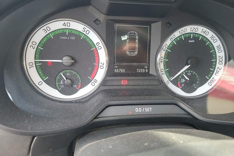 Used Skoda Octavia 2019 TSI280 DSG SmartDrive Luxury Edition China VI Odometer Close Up