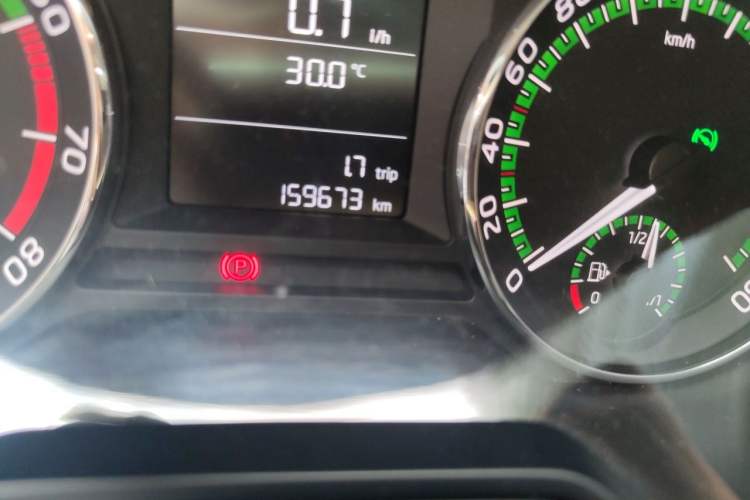Used Skoda Octavia 2019 1.5L Automatic SmartDrive Comfort Edition China VI Standard Odometer Close Up