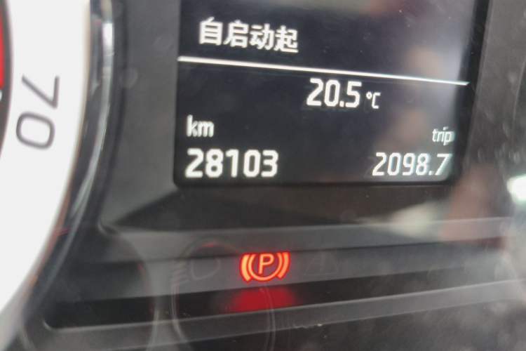 Used Skoda Octavia 2019 1.5L Automatic Smart Drive Luxury Edition China VI Standard Odometer Close Up