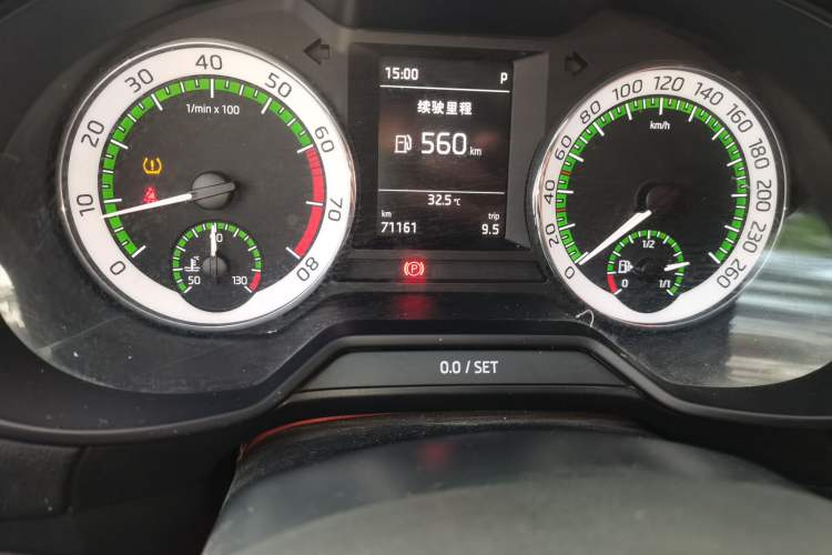Used Skoda Octavia 2019 1.5L Automatic Luxury Edition Odometer Close Up