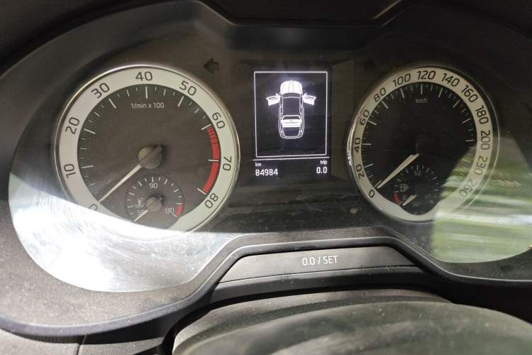 Used Skoda Octavia 2019 1.5L Automatic Luxury Edition Odometer Close Up