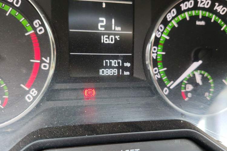 Used Skoda Octavia 2019 1.5L Manual Standard Edition China V Odometer Close Up