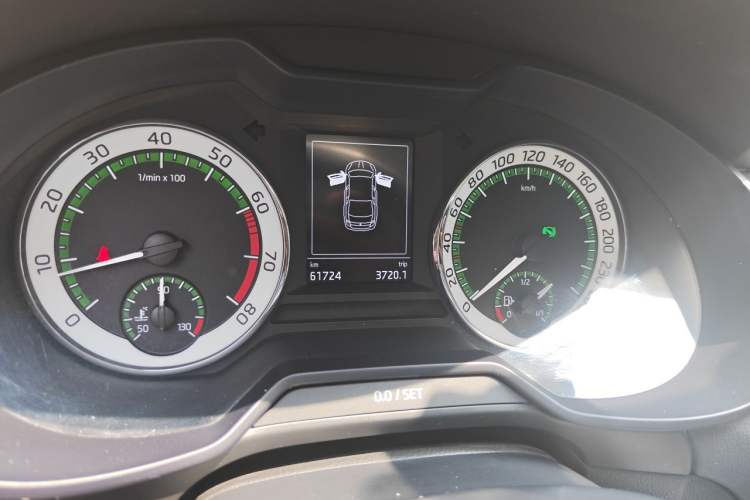 Used Skoda Octavia 2019 TSI280 DSG SmartDrive Luxury Edition China VI Odometer Close Up