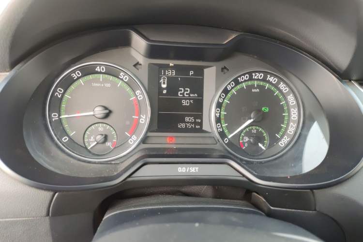 Used Skoda Octavia 2019 1.5L Automatic SmartDrive Comfort Edition China VI Standard Odometer Close Up