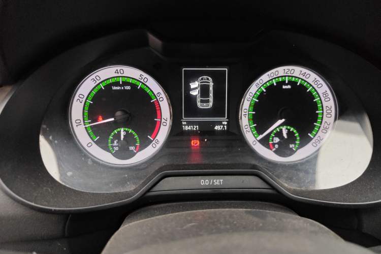 Used Skoda Octavia 2019 TSI280 DSG Luxury Edition Station Wagon China VI Standard Odometer Close Up