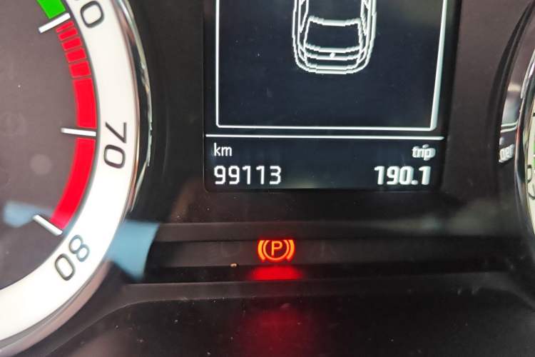 Used Skoda Octavia 2019 TSI280 DSG Luxury Edition Station Wagon China VI Standard Odometer Close Up