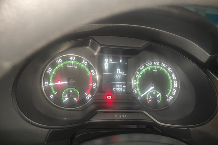 Used Skoda Octavia 2019 1.5L Automatic SmartDrive Comfort Edition China VI Standard Odometer Close Up