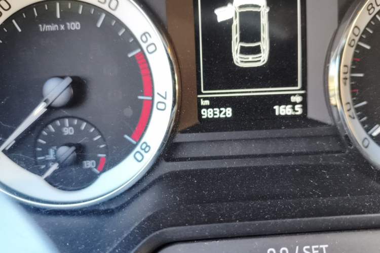 Used Skoda Octavia 2019 TSI280 DSG Luxury Edition Station Wagon China VI Standard Odometer Close Up