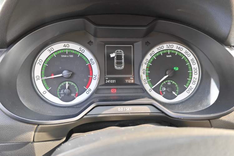 Used Skoda Octavia 2019 TSI230 DSG SmartDrive Luxury Edition China VI Odometer Close Up