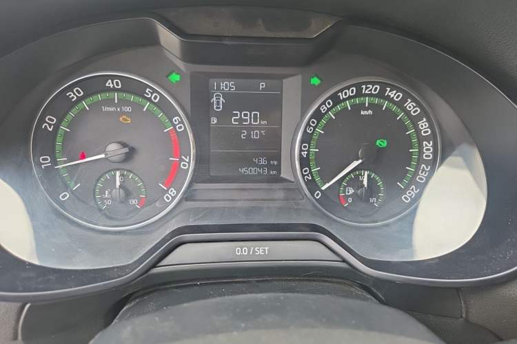 Used Skoda Octavia 2019 1.5L Automatic SmartDrive Comfort Edition China VI Standard Odometer Close Up
