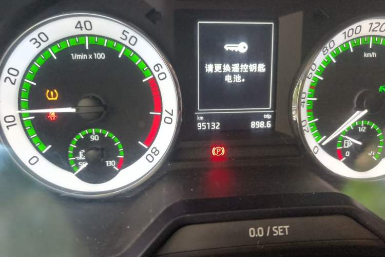 Used Skoda Octavia 2019 1.5L Automatic Luxury Edition Odometer Close Up