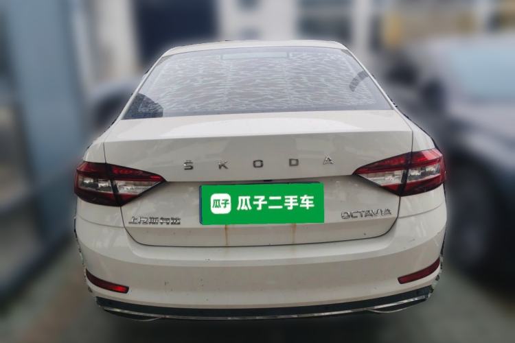 Used Skoda Octavia 2019 1.5L Automatic Smart Drive Luxury Edition China VI Standard Rear
