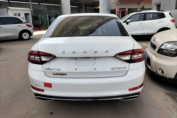 Used Skoda Octavia 2019 1.5L Automatic Smart Drive Luxury Edition China VI Standard Rear