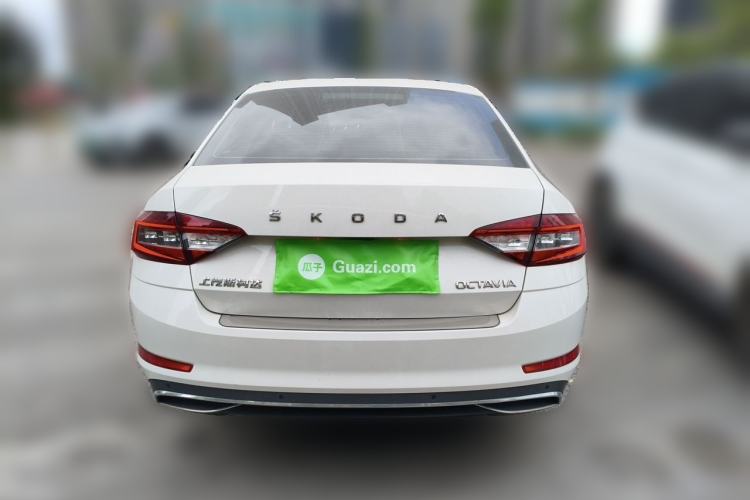Used Skoda Octavia 2019 1.5L Automatic Smart Drive Luxury Edition China VI Standard Rear