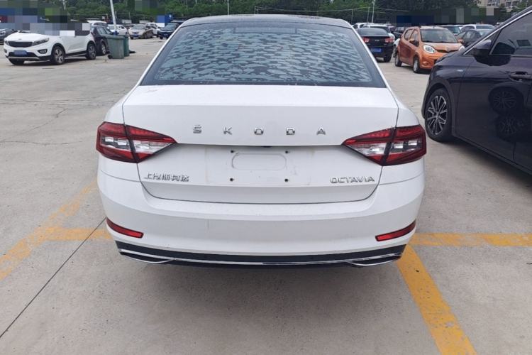 Used Skoda Octavia 2019 1.5L Automatic Smart Drive Luxury Edition China VI Standard Rear